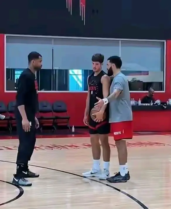 记者Kel, 休斯顿纪事