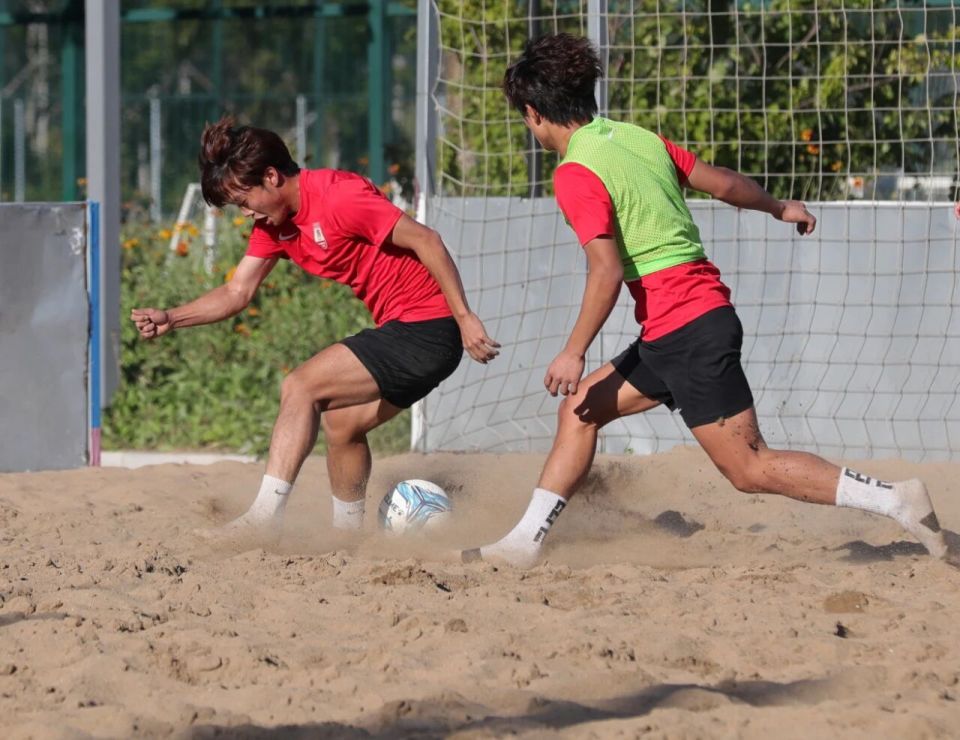 稿件和图片, 在呼和浩特, 长春亚泰将 稿件和图片, 在呼和浩特, 长春亚泰将